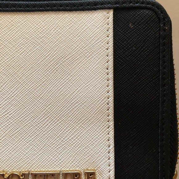 Juicy Couture Wallet Wristlet - Picture 3 of 3